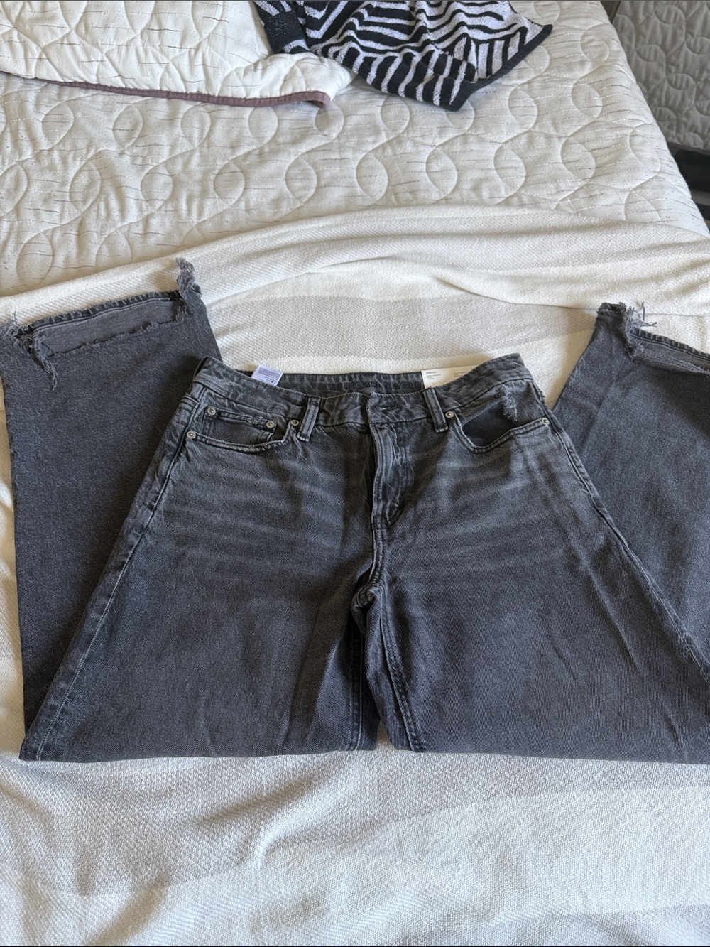 American Eagle Outfitters Men's Washed Charcoal Relaxed Jeans